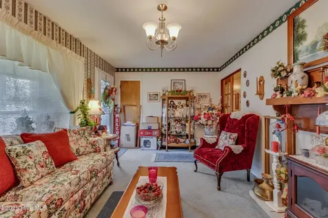 307 W Westbrook Street Wallace NC 28466