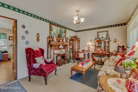 307 W Westbrook Street Wallace NC 28466