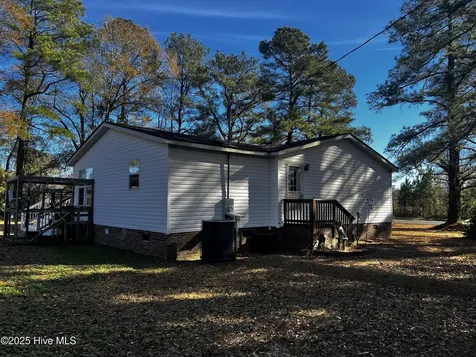 688 Georgia Pacific Road Whiteville NC 28472