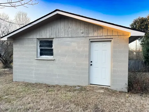 436 Hanner Town Road Bear Creek NC 27207