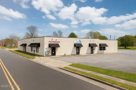 1203 Queen Street New Bern NC 28560