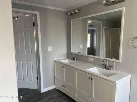 1906 Emerson Street New Bern NC 28562