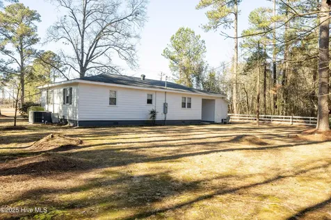 2907 Sivertsen Road Autryville NC 28318