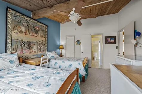 104 Robin Avenue Atlantic Beach NC 28512