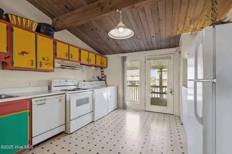 104 Robin Avenue Atlantic Beach NC 28512