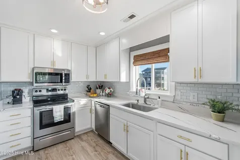 122 Sanford Street Holden Beach NC 28462