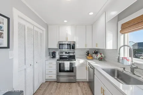 122 Sanford Street Holden Beach NC 28462