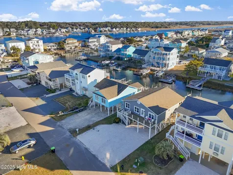 122 Sanford Street Holden Beach NC 28462