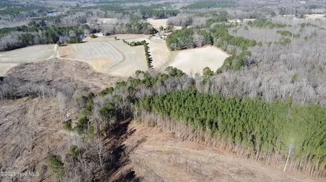 8501 Edwards Road Castalia NC 27816