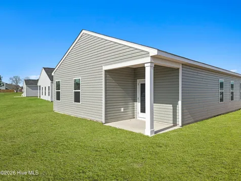 628 S Squires Run Lane Richlands NC 28574