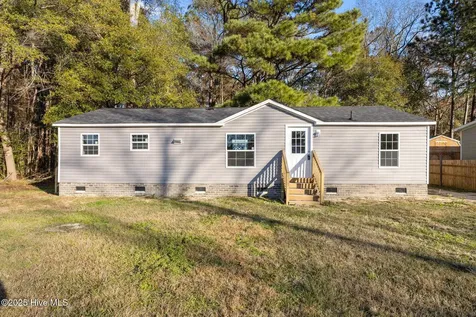 66 Willow Creek Lane Whiteville NC 28472