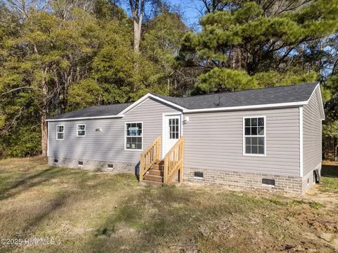 66 Willow Creek Lane Whiteville NC 28472