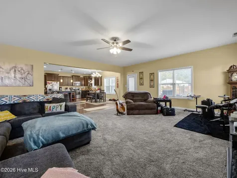 404 Kinroff Drive Hubert NC 28539