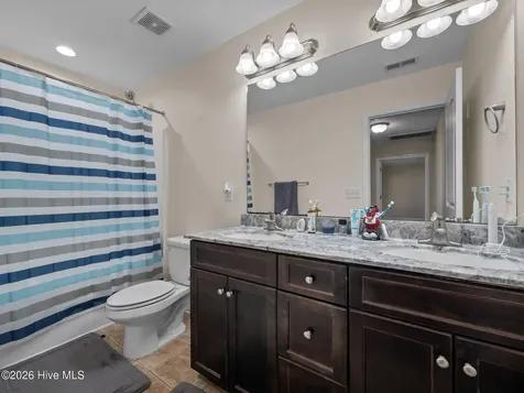 404 Kinroff Drive Hubert NC 28539