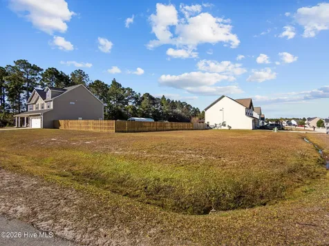 404 Kinroff Drive Hubert NC 28539
