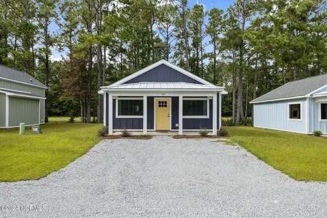 151 Long Pond Loop Swansboro NC 28584