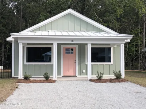 151 Long Pond Loop Swansboro NC 28584
