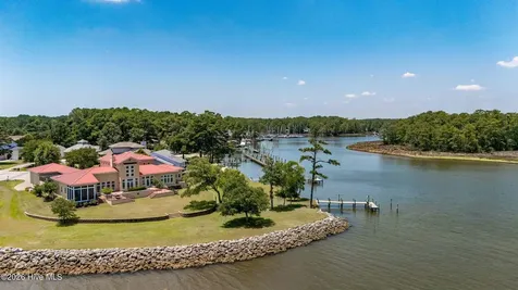 6054 Dolphin Road Oriental NC 28571