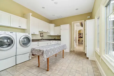 6054 Dolphin Road Oriental NC 28571