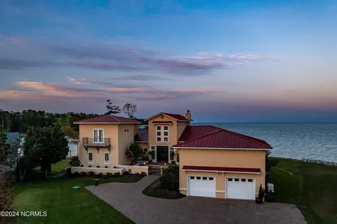 6054 Dolphin Road Oriental NC 28571