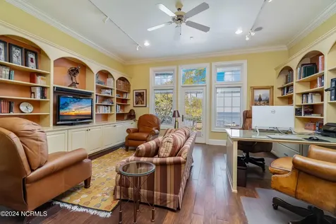 6054 Dolphin Road Oriental NC 28571