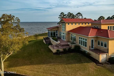 6054 Dolphin Road Oriental NC 28571