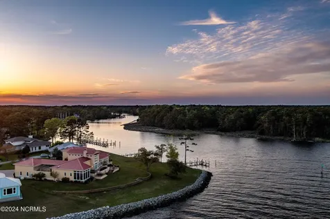 6054 Dolphin Road Oriental NC 28571