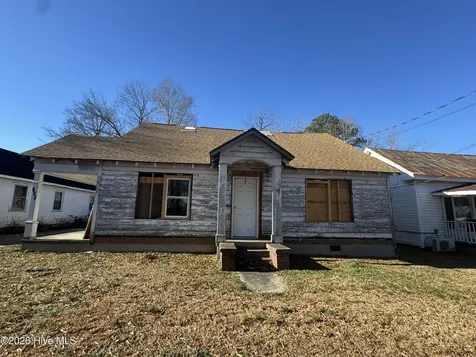 105 N Pearl Street Williamston NC 27892