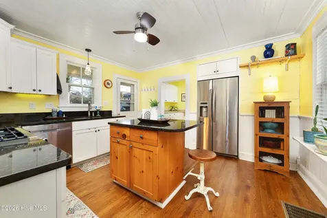 813 N Craven Street New Bern NC 28560