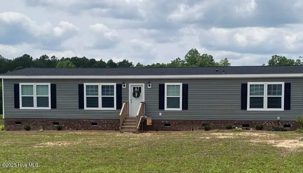 1704 Harrelsonville Road Whiteville NC 28472
