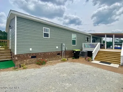 1704 Harrelsonville Road Whiteville NC 28472