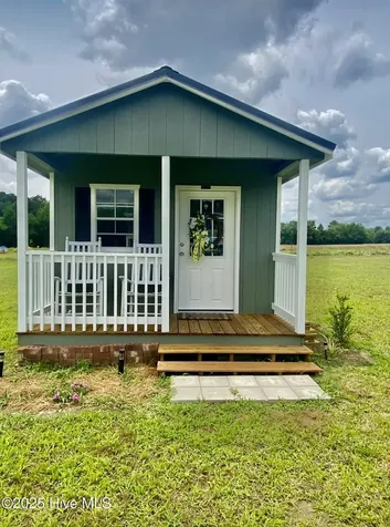 1704 Harrelsonville Road Whiteville NC 28472