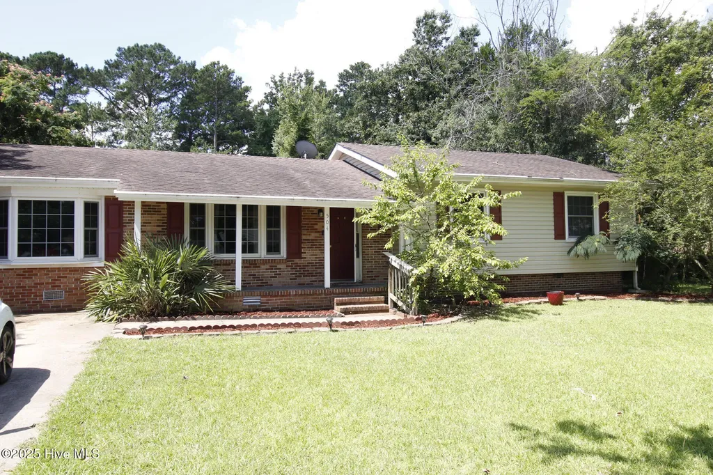 504 Greenbriar Drive Jacksonville NC 28546