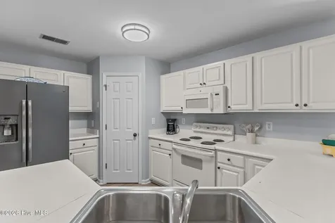 5004 Hunters Trail Wilmington NC 28405