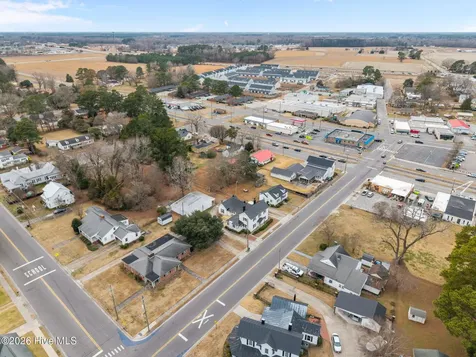 186 Cooper Street Winterville NC 28590