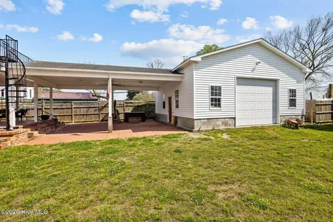 116 E Jones Street Trenton NC 28585
