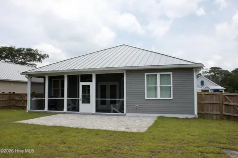 102 Evergreen Lane Pine Knoll Shores NC 28512