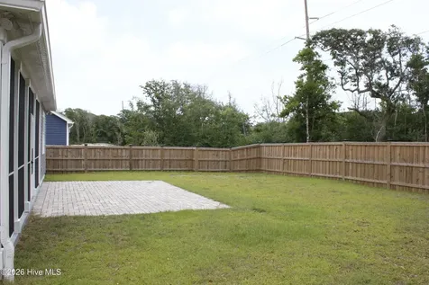 102 Evergreen Lane Pine Knoll Shores NC 28512