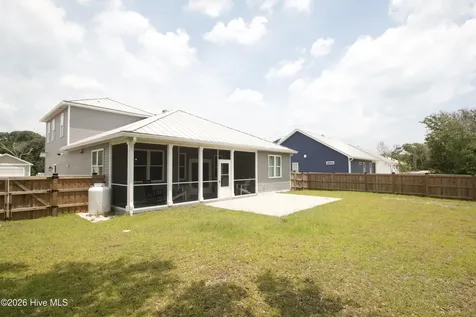 102 Evergreen Lane Pine Knoll Shores NC 28512