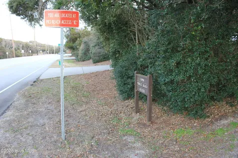 102 Evergreen Lane Pine Knoll Shores NC 28512