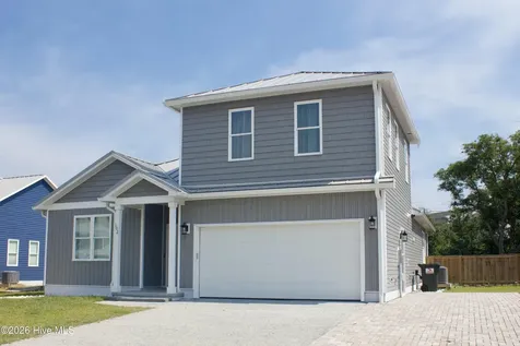 102 Evergreen Lane Pine Knoll Shores NC 28512