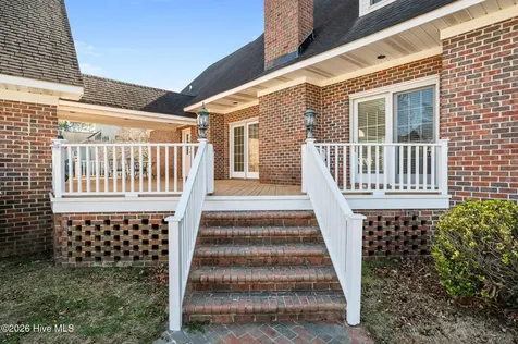 206 Austin Point Drive Washington NC 27889