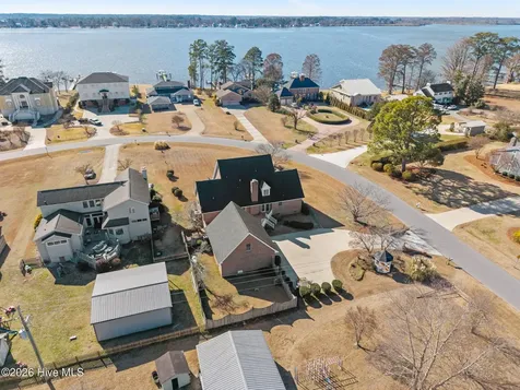 206 Austin Point Drive Washington NC 27889