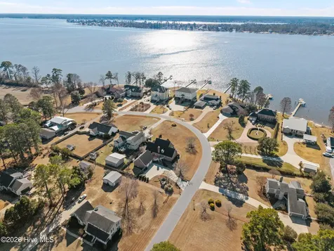 206 Austin Point Drive Washington NC 27889