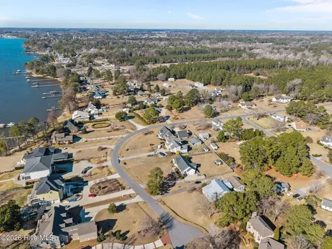 206 Austin Point Drive Washington NC 27889