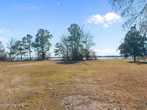 206 Austin Point Drive Washington NC 27889