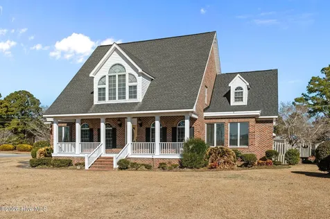 206 Austin Point Drive Washington NC 27889