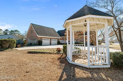 206 Austin Point Drive Washington NC 27889