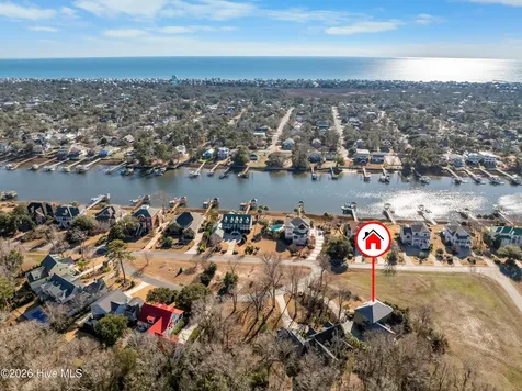 2768 Pinecrest Drive Southport NC 28461