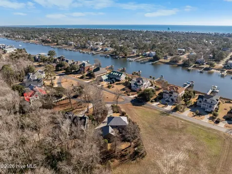 2768 Pinecrest Drive Southport NC 28461